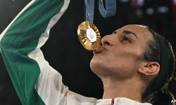 الملاكمة الجزائرية إيمان على غلاف مجلة فوغ.. حقيقة صورة حظيت بانتشار واسع